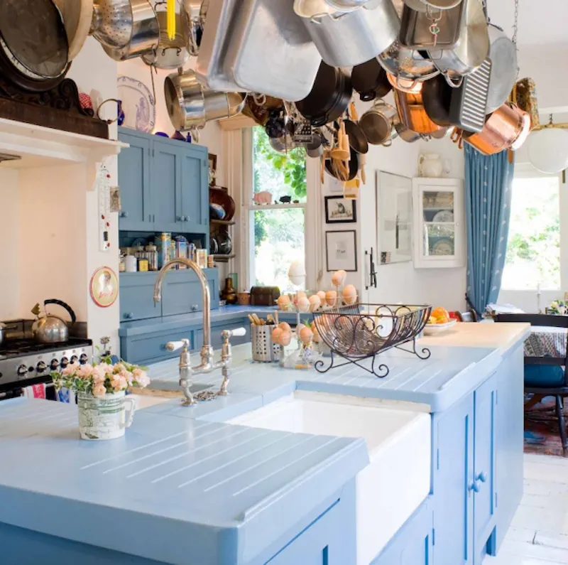 Kitchen at Colourful Camberwell house, B598 (photo 11)