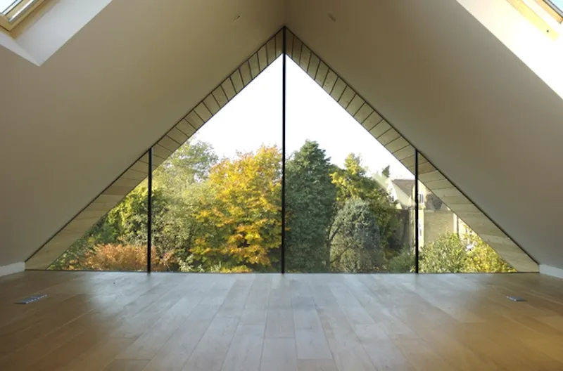 Glass at Striking Kew family house, D1962 (photo 34)
