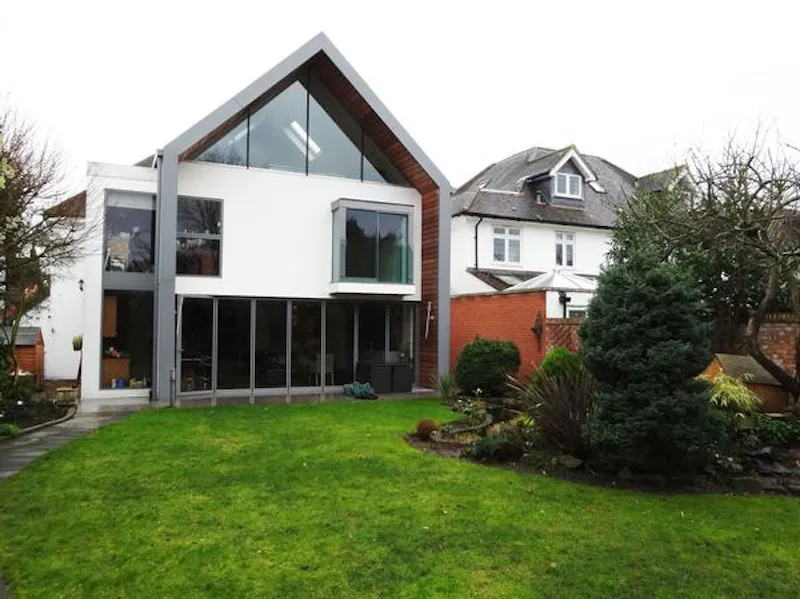 Striking Kew family house, D1962 (photo 43)