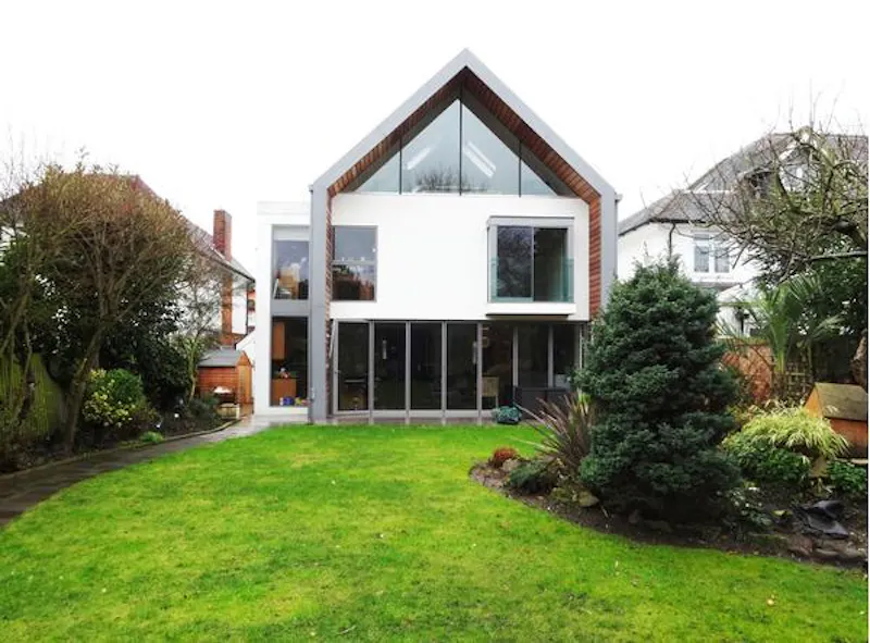Striking Kew family house, D1962 (photo 44)