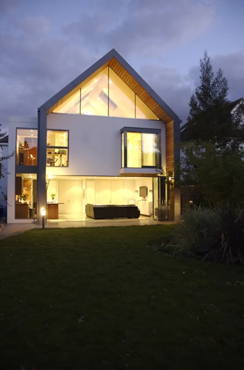Striking Kew family house, D1962 (photo 46)