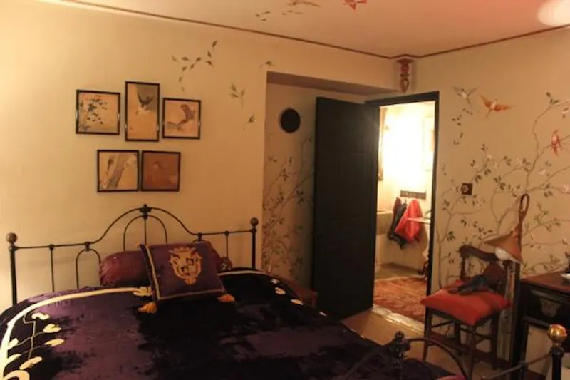 Gaudi-inspired Reading house, D1892 (photo 28)