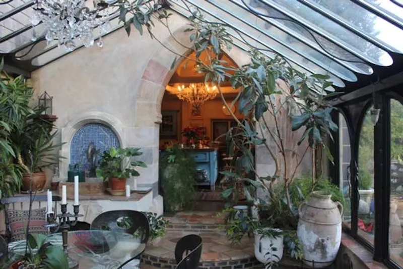 Gaudi-inspired Reading house, D1892 (photo 39)