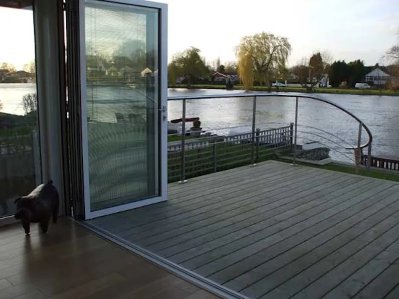 Bungalow on the Thames, D1973 (photo 7)