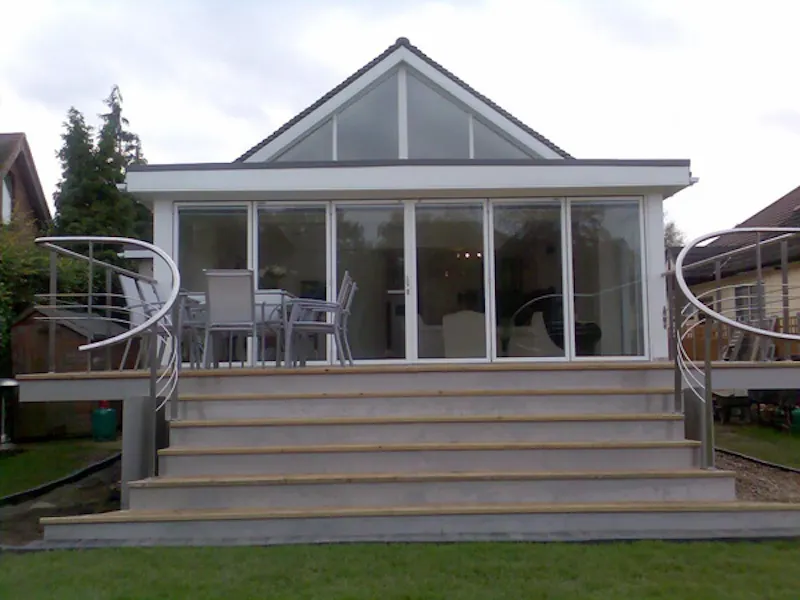 Bungalow on the Thames, D1973 (photo 13)