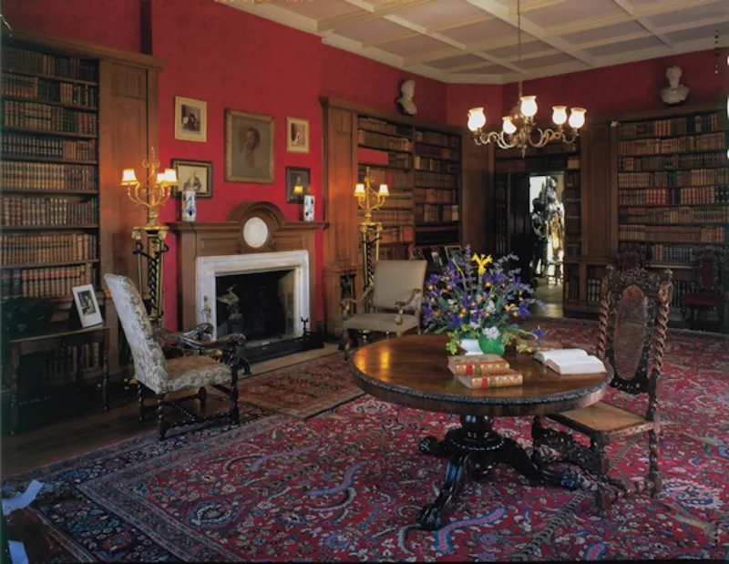 Fireplace at Grand Knebworth estate, G68 (photo 2)