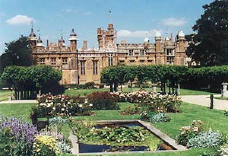 Pond at Grand Knebworth estate, G68 (photo 15)