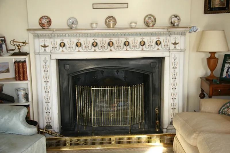 Fireplace at Gothic cottage in Stockbridge, G267 (photo 6)