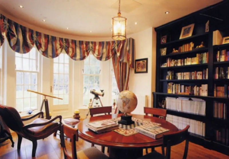 Dining room at Opulent Little Waltham house, D1875 (photo 5)