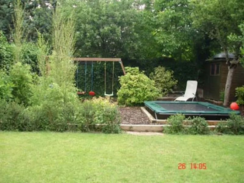 Garden at Barnes family house, D1879 (photo 7)