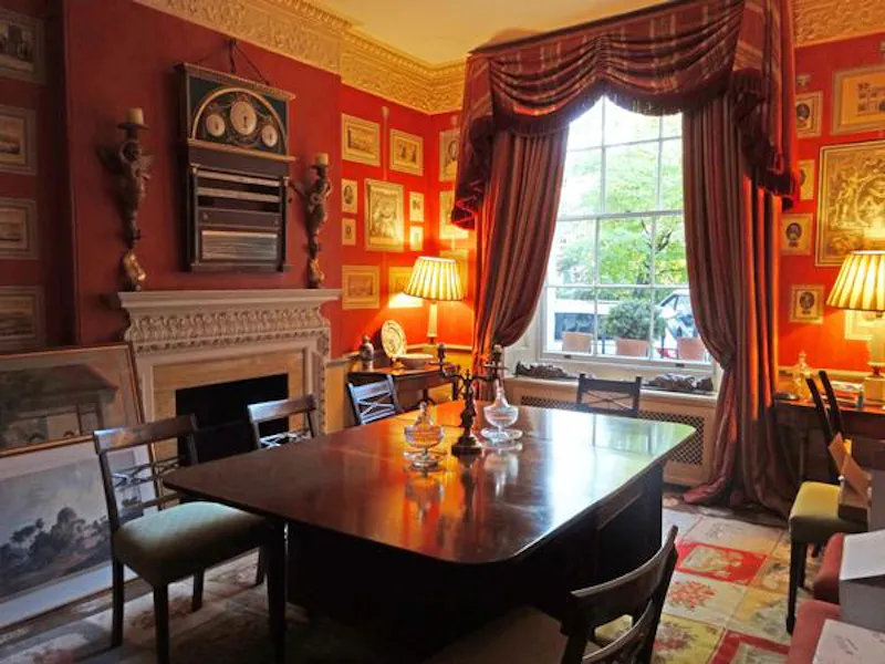 Colourful Marble Arch townhouse, A848 (photo 4)