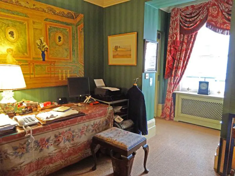 Colourful Marble Arch townhouse, A848 (photo 23)