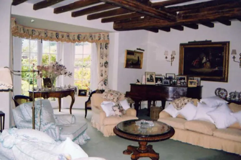 Living Room at Henley riverside house, A1064 (photo 5)