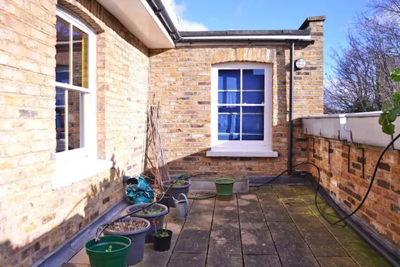 Balcony at Colourful Brook Green house, B1050 (photo 44)