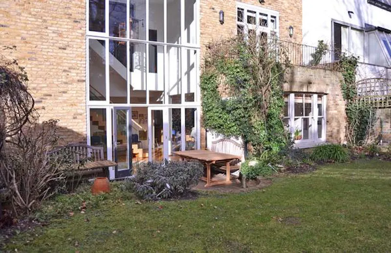 Terrace/Patio at Colourful Brook Green house, B1050 (photo 46)