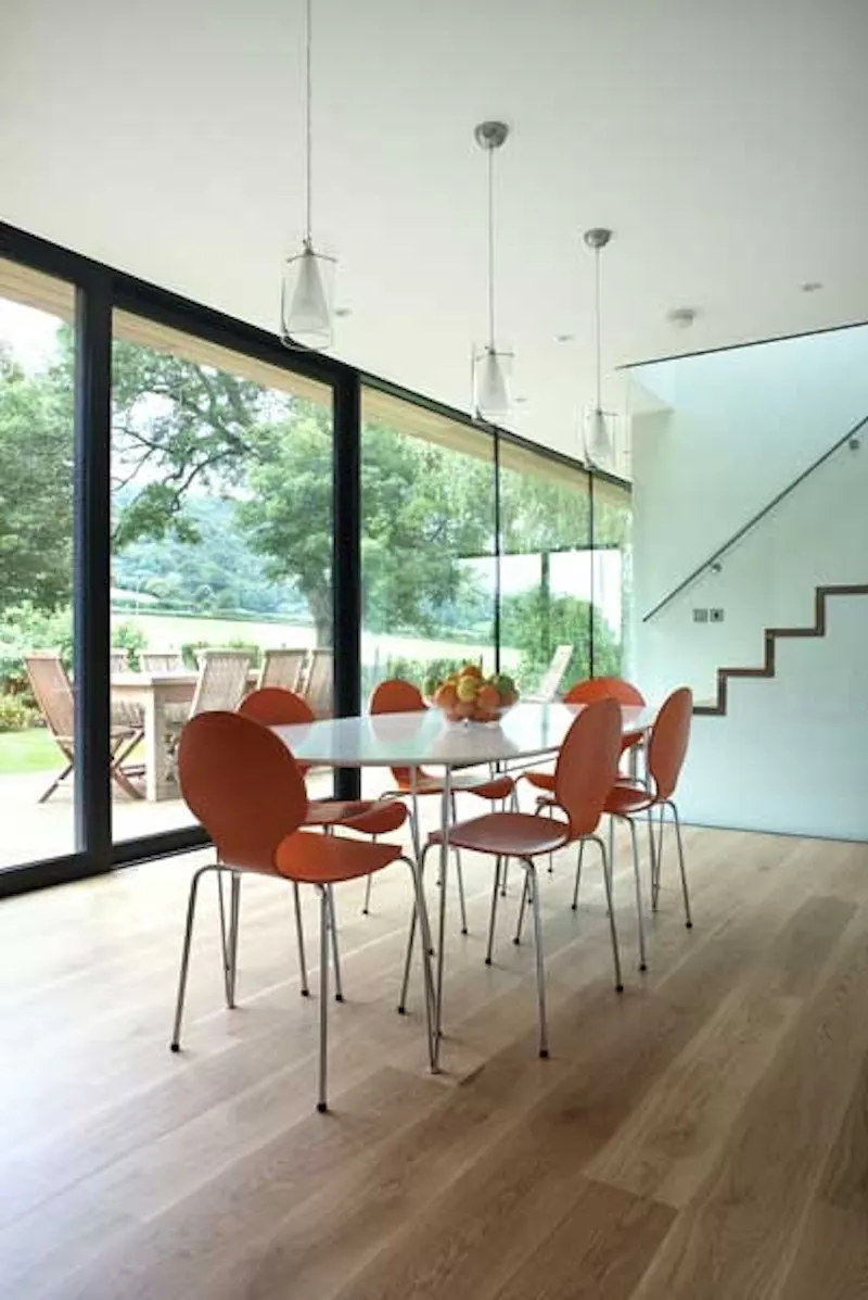 Dining room at Mendip Hills modern house, D1970 (photo 3)