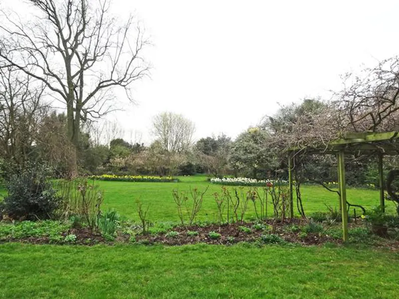 Arts and Crafts Tooting house, D447 (photo 38)