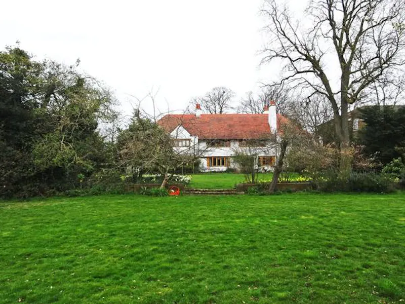 Arts and Crafts Tooting house, D447 (photo 47)
