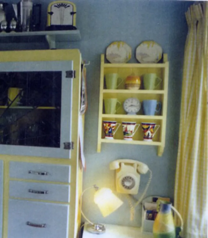 Kitchen at Authentic 30s house in Croxley, D1542 (photo 2)