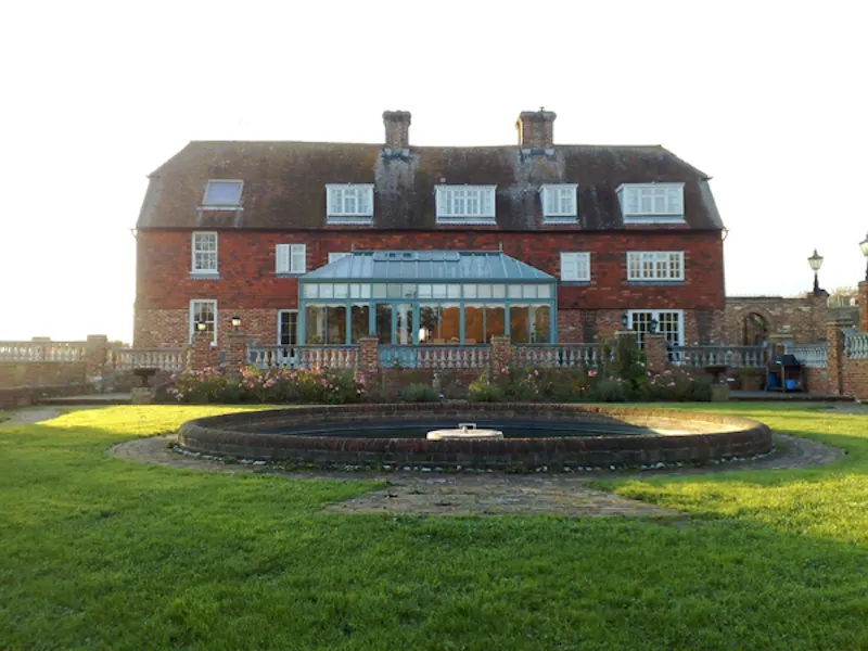 Garden at Tile-hung Sussex farm house, M265 (photo 1)