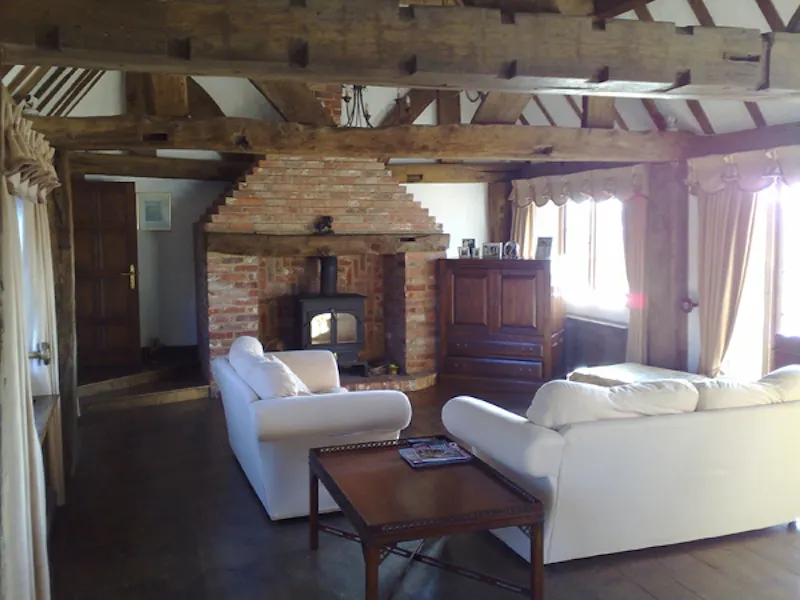 Fireplace at Tile-hung Sussex farm house, M265 (photo 8)