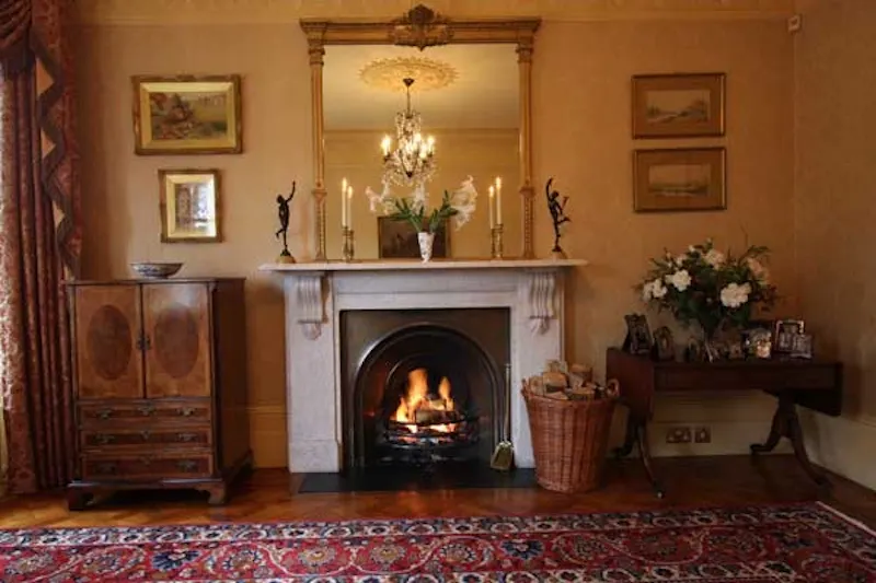 Fireplace at Country house in Hitchin, B1473 (photo 16)