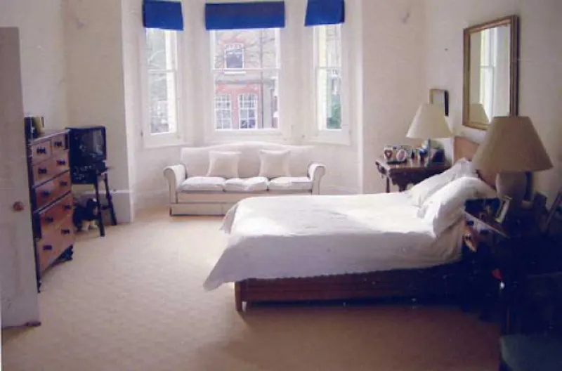 Bedroom at Putney family house, A992 (photo 5)
