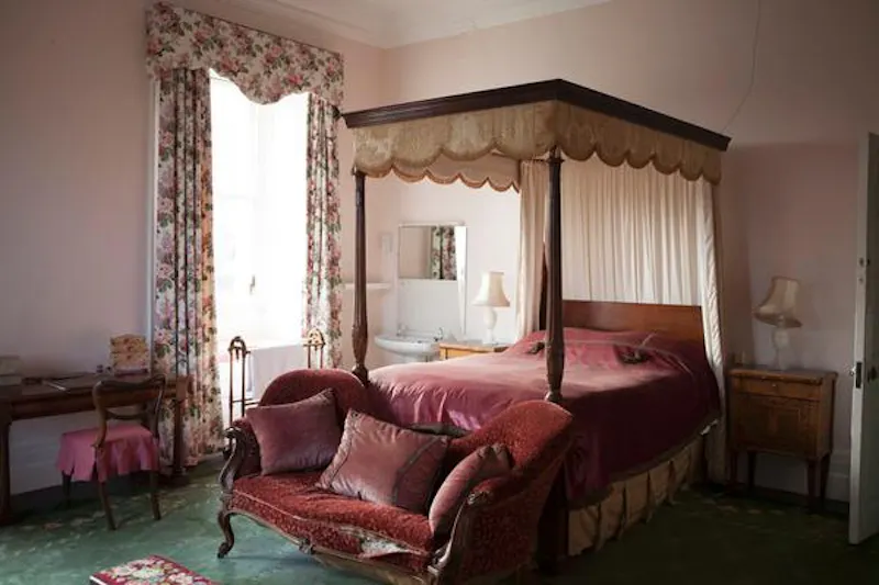 Headington stately home, A1046 (photo 34)