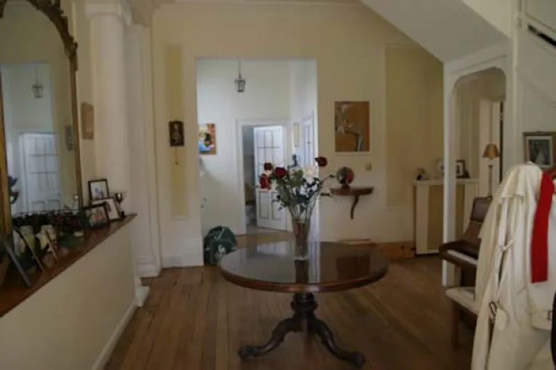 Entrance hall at Palladian house in Betchworth, A348 (photo 5)
