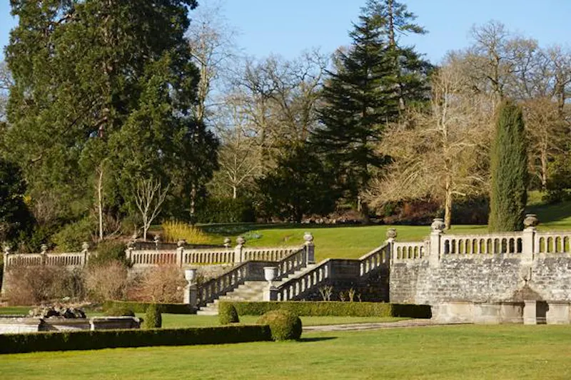 Garden - formal at Elizabethan estate in Reading, G164 (photo 3)