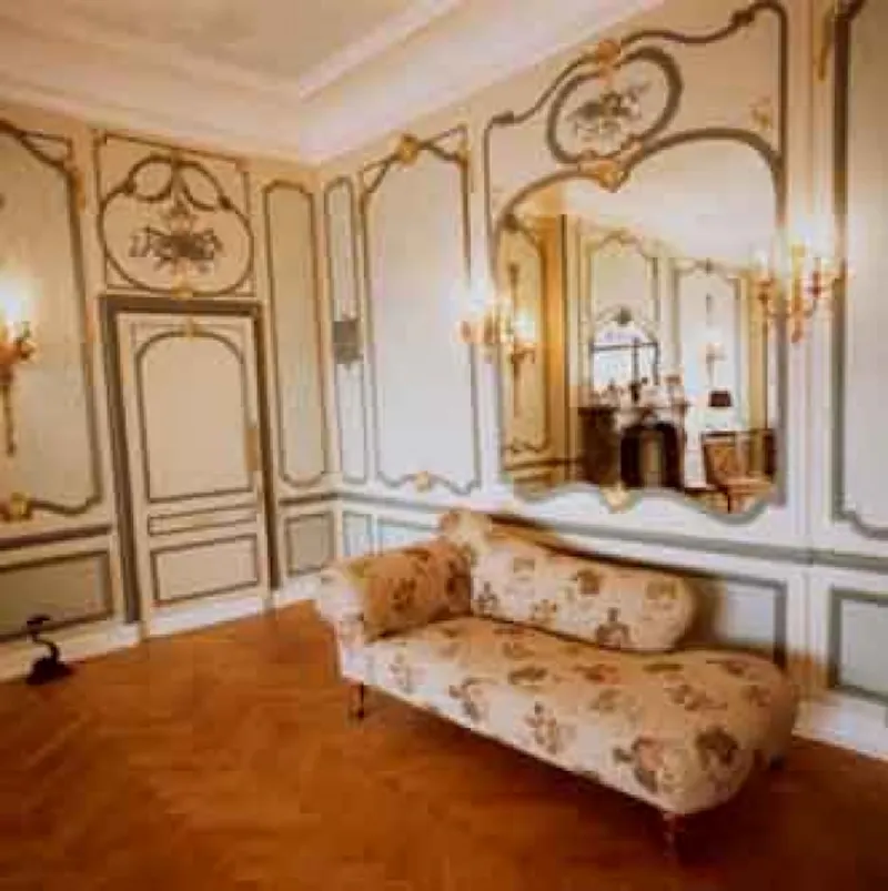 Drawing room at Film location B789 in Surrey (photo 2)
