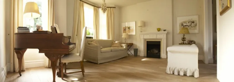 Fireplace at Stylish Notting Hill house, B1119 (photo 9)