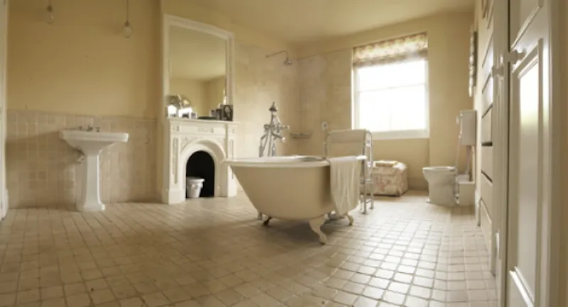 Bathroom at Stylish Notting Hill house, B1119 (photo 13)