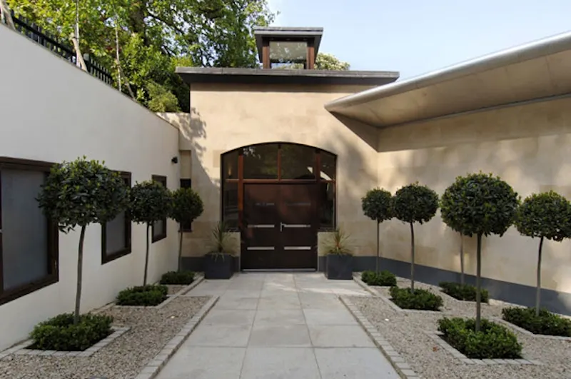 Hidden Highgate pool house, D1969 (photo 2)