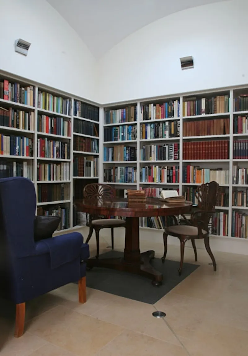 Library at Hidden Highgate pool house, D1969 (photo 19)
