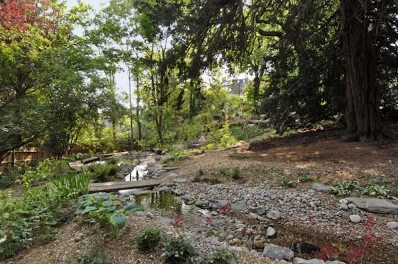 Hidden Highgate pool house, D1969 (photo 37)
