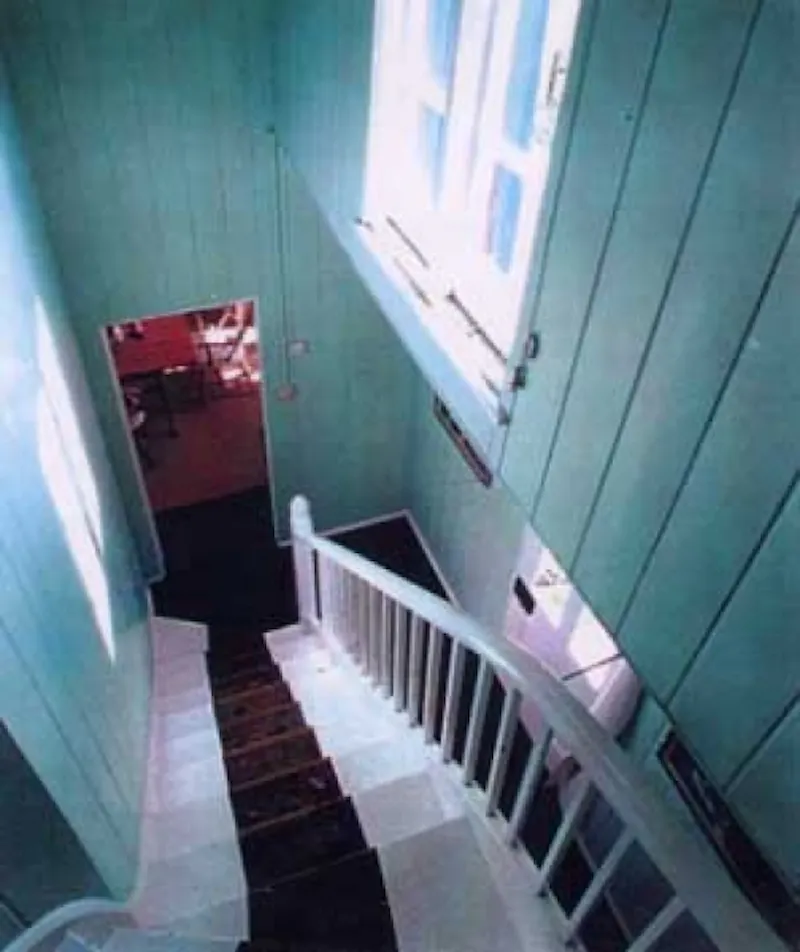 Staircase at Film location C626 in Suffolk (photo 4)