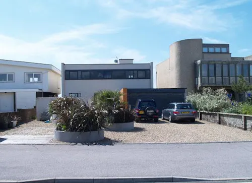 Shoreham beach house, C678