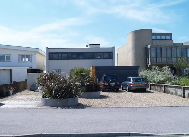 Driveway at Shoreham beach house, C678 (photo 2)