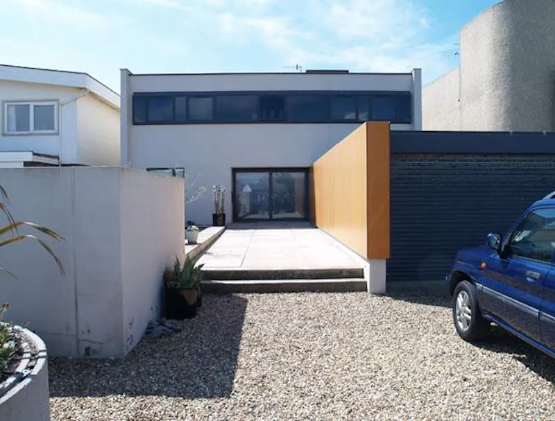 Shoreham beach house, C678 (photo 1)