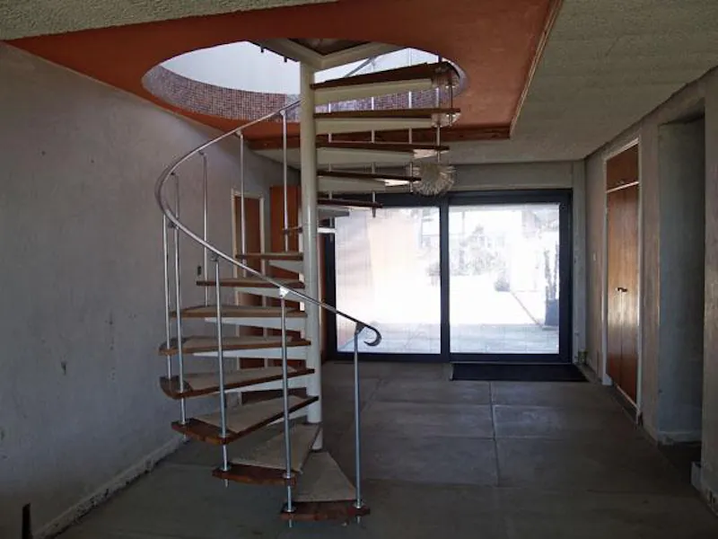 Staircase at Shoreham beach house, C678 (photo 5)