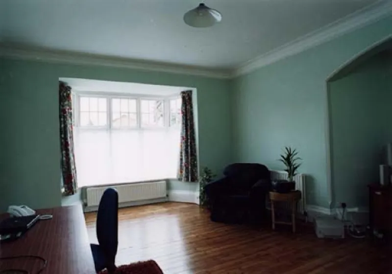 Study at Film location B1069 in Surrey (photo 6)