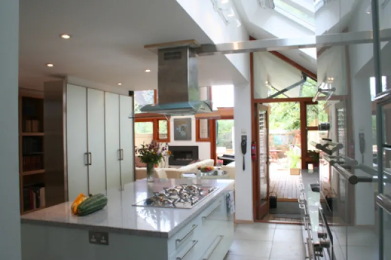 Kitchen at Film location D1496 in London (photo 8)