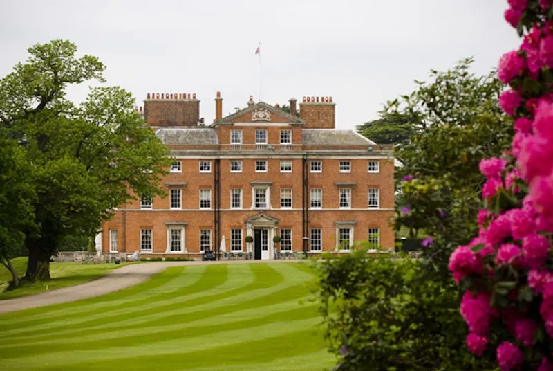 Opulent stately home in Welwyn, A29 (photo 3)