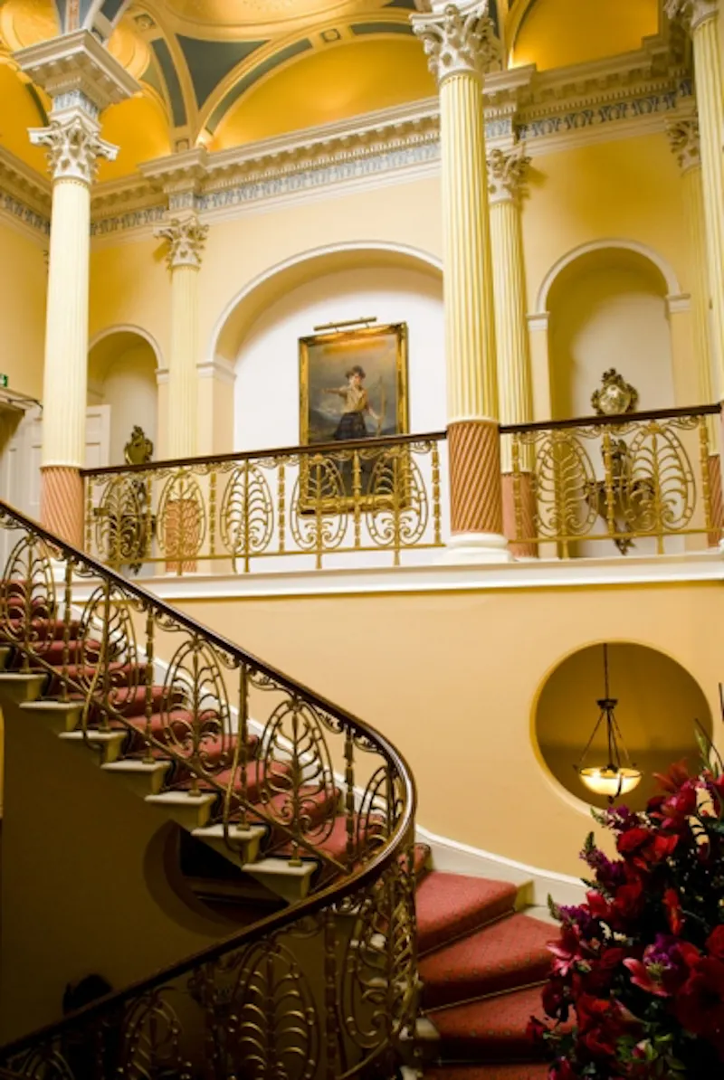 Opulent stately home in Welwyn, A29 (photo 13)