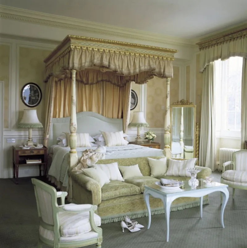 Bedroom at Opulent stately home in Welwyn, A29 (photo 21)