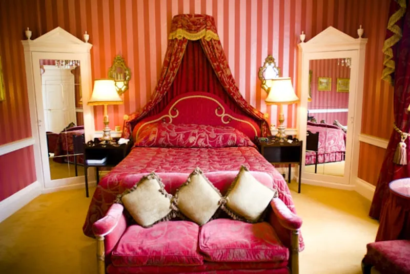 Bedroom at Opulent stately home in Welwyn, A29 (photo 22)