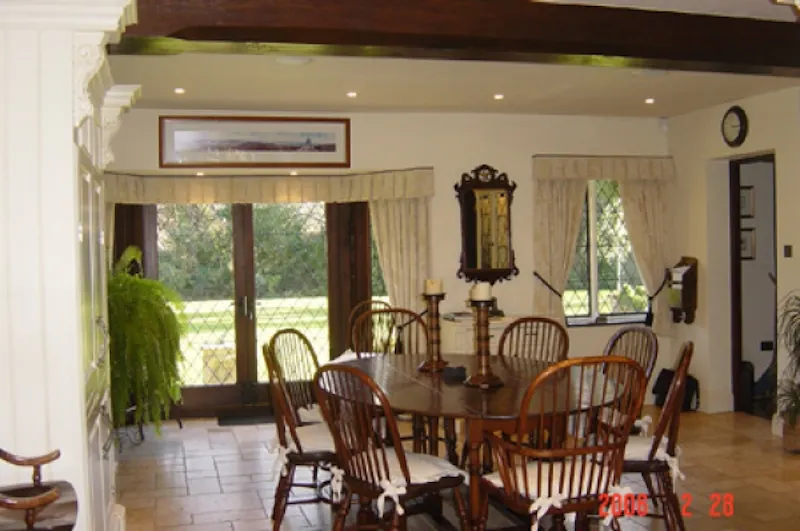 Dining room at Film location D1847 in Middlesex (photo 5)
