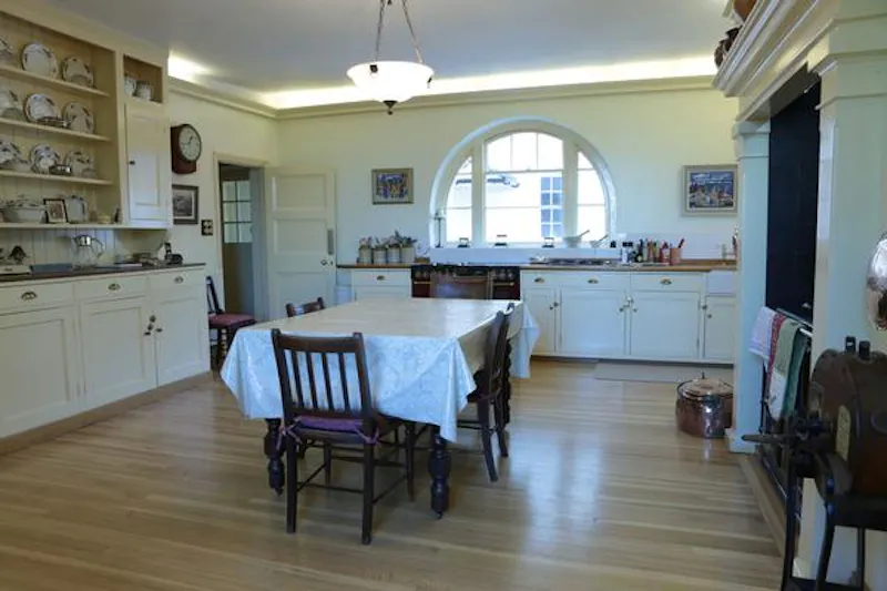 Elegant manor near Elstree, A49 (photo 24)