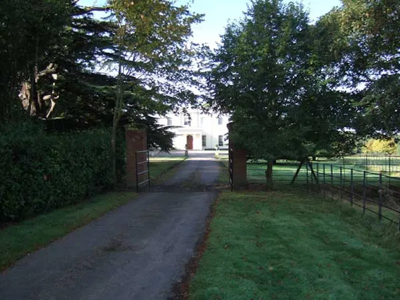Elegant manor near Elstree, A49 (photo 42)